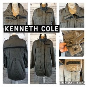 Kenneth Cole trench coat
Size XL